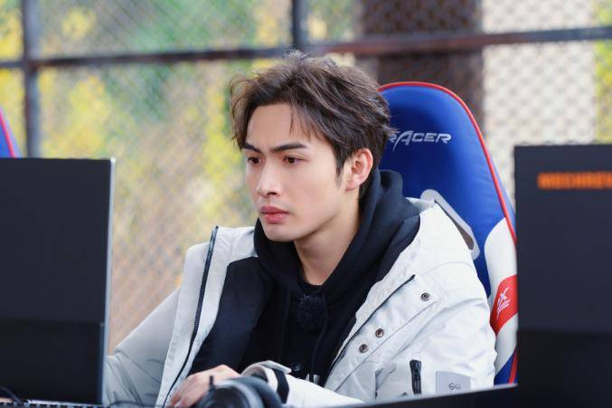 因为|《微微一笑》当年主演8人，女主跌落神坛，3位红了2位成一线