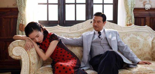 角色|董洁携手张嘉译,新剧造型让人惊艳,一人分饰两角让大家看的过瘾