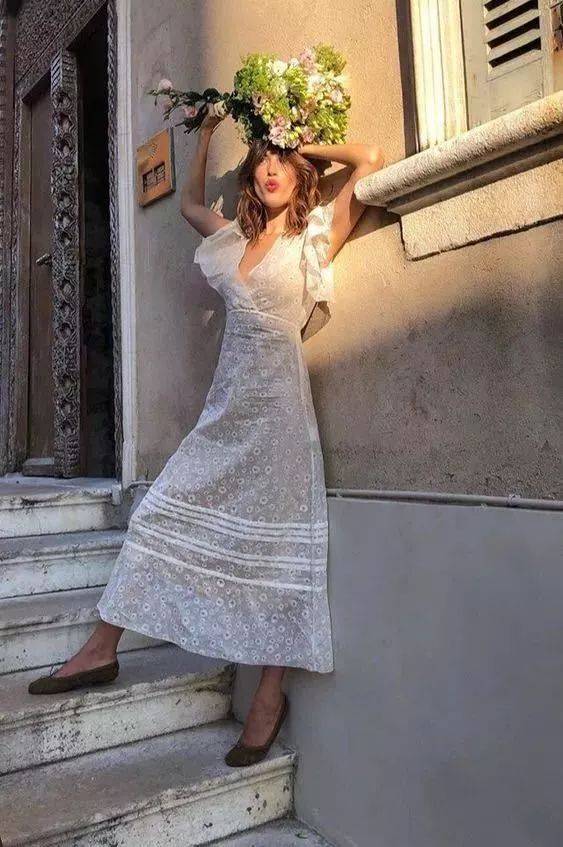 仙女|别再穿高跟鞋了，穿仙女裙＋平底鞋的你，时髦炸！