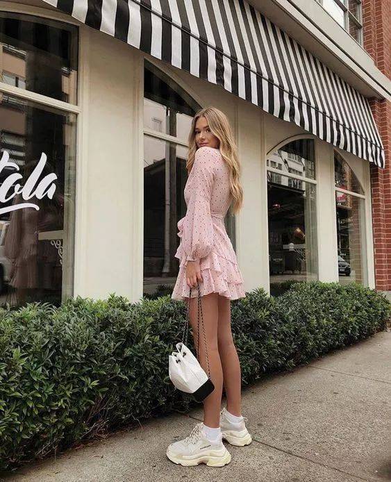 仙女|别再穿高跟鞋了，穿仙女裙＋平底鞋的你，时髦炸！