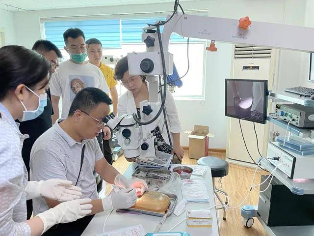 闭角|内窥镜下睫状体光凝术治疗青光眼培训班成功召开