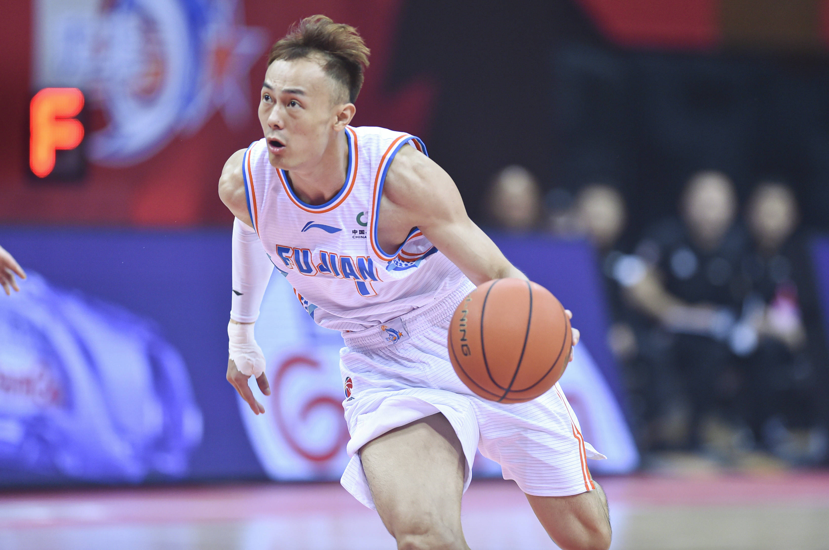 原创汤杰最新消息不与福建续约为冲击nba做最后一搏