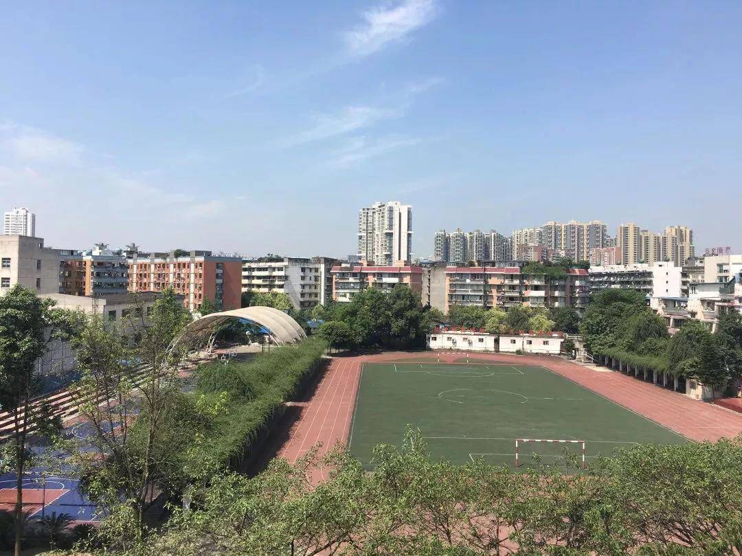 根据《西南交通大学附属中学章程》显示,该校由西南交通大学与金牛区