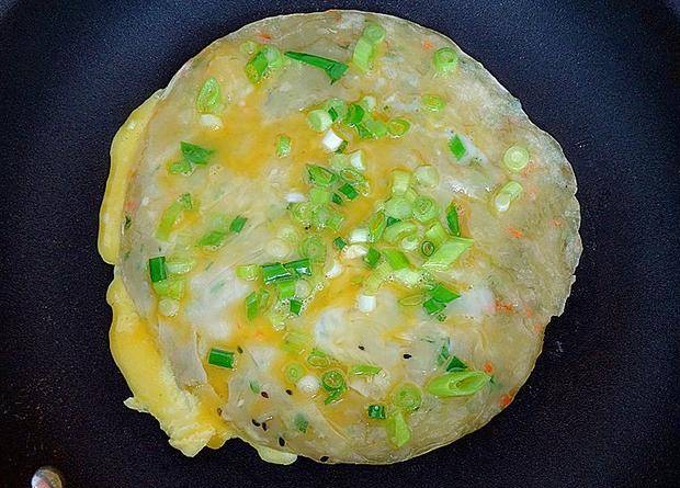 葱花|最近早餐迷上吃它,5分钟做好的鸡蛋饼,简单省事,好吃又顶饱