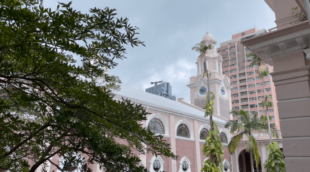 港大校长上任三年首度接受专访 学生们不必都报考港大和清北