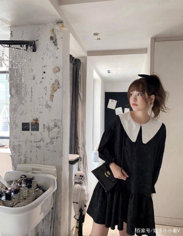 陈赫|张子萱穿少女裙摆拍笑靥如花,身材消瘦惹人羡慕