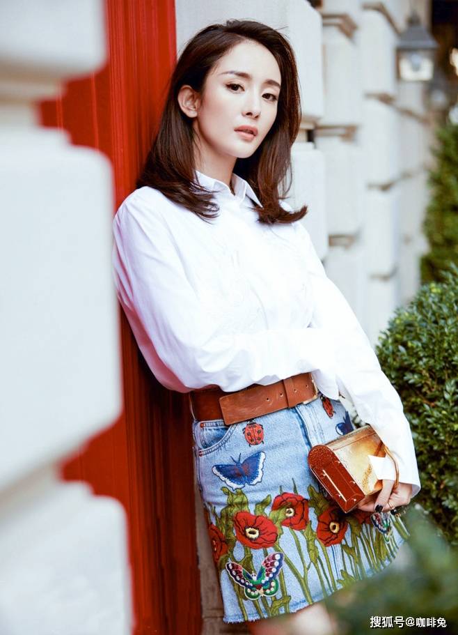 牛仔|当妈的女人如何穿出“少女感”？跟着杨幂学穿搭，时尚洋气又减龄