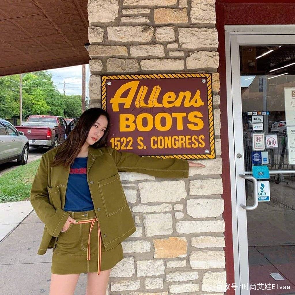 牛油果|郑秀晶瘦了就任性,穿牛油果色短裙秀小细腿,高冷脸竟然还会笑了