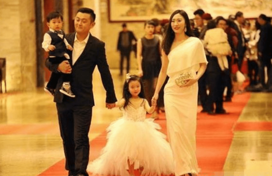 家长|“超烦带蛋糕到幼儿园给娃过生日”,90后宝妈吐槽,获无数人怒赞