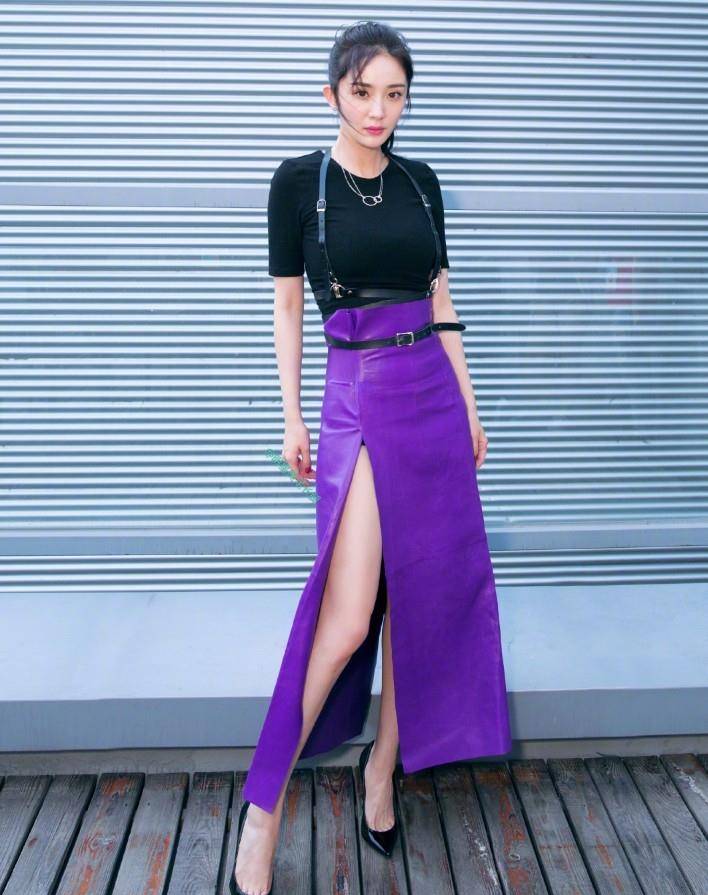 因为|杨幂的“渣女”站姿火了,腰和臀凹成90度,体重过百真学不来