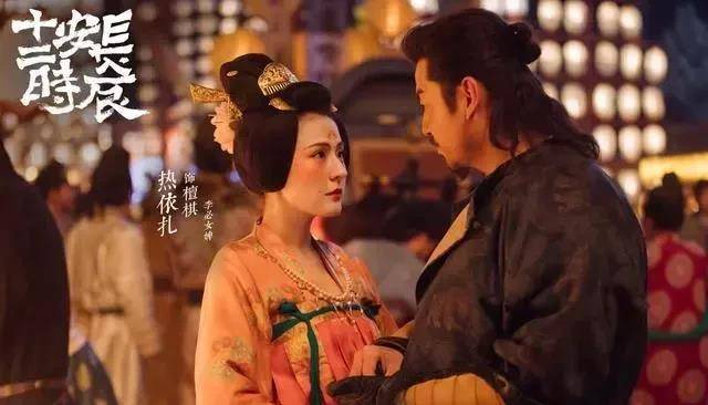 黑色|《甄嬛传》宁嫔机场穿搭惹争议，放飞自我还是自然健康美