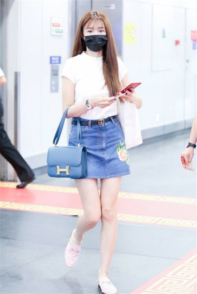 瞬间|岁月不留情，牛仔裙帮你“隐瞒”真实年龄，气质不减当年