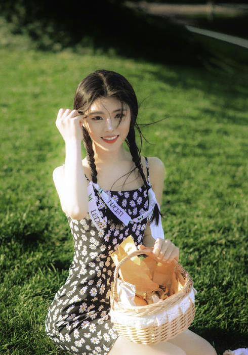 氛围|丝芭是不是开了“鞠学”课？各个妆容和神态都太像小鞠了