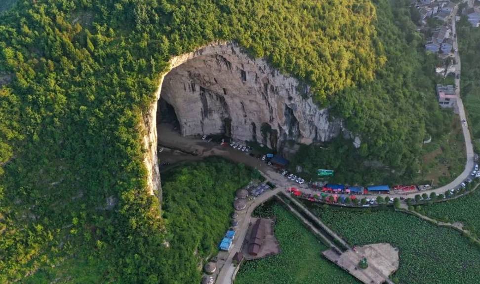 贵州有座世界最大天生桥洞，高178米长400米，曾经差点成为军工厂