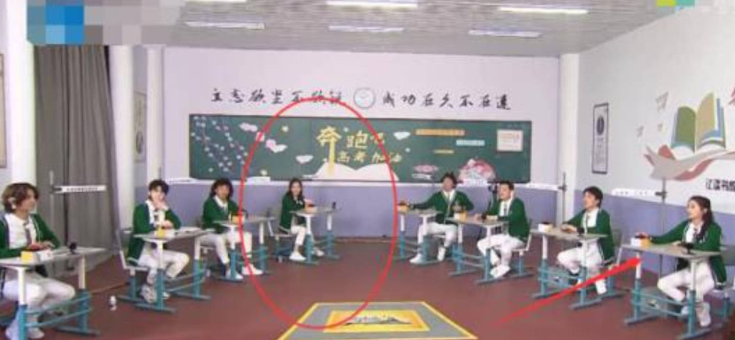 杨颖关|《跑男》杨颖关晓彤无互动，婚纱造型差距明显，女嘉宾竟遭排挤？！