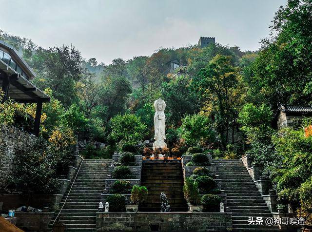 在淄博的大山深处，有个避暑度假的好地方，被誉为天上的古村落