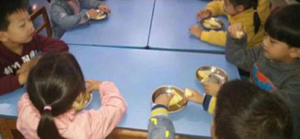 家长|老师把女儿的照片发群里，宝妈心里不是滋味：这是逼孩子退园？