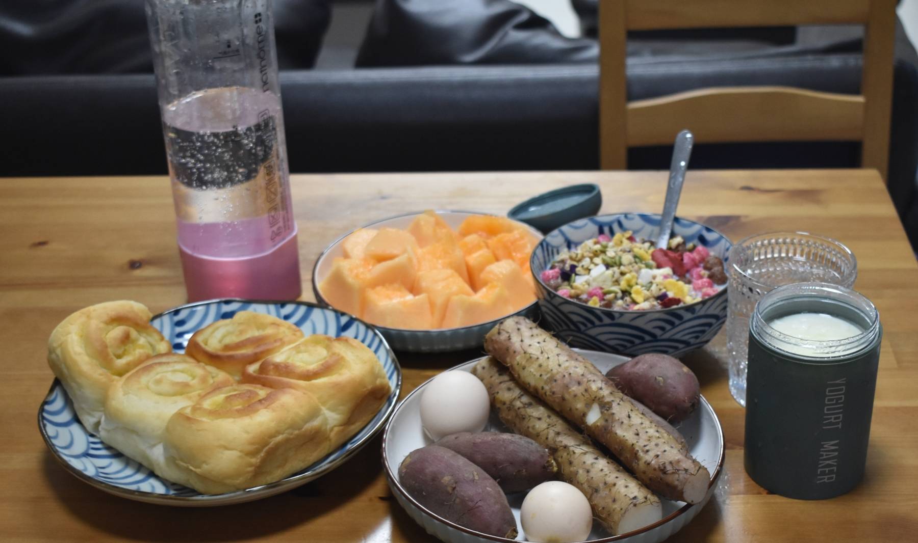 面包|老两口的七天早餐，有时只有一碗面，有时简单几样，网友：美好