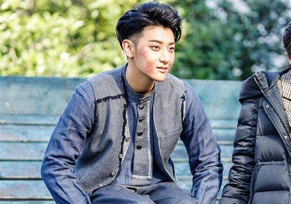 父亲|黄子韬综艺首度落泪！谈到父亲忍不住泪崩，一句话证明他已是演员