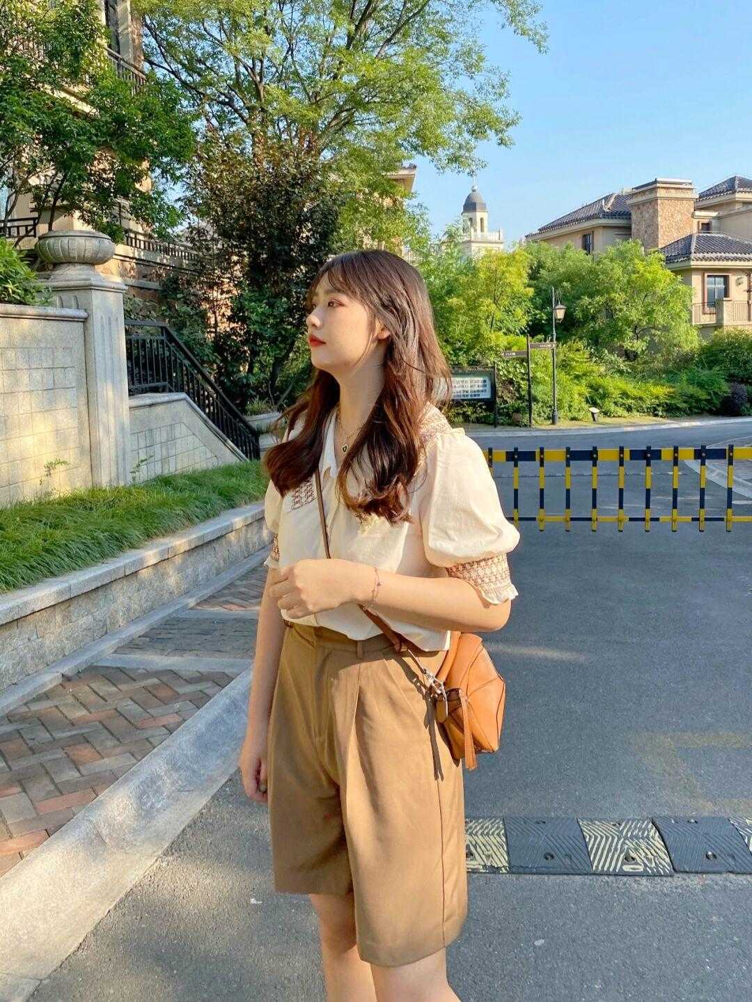 颜色|夏季怎么配色才时髦？学会这几套的“配色精髓”，让你的气质飙升