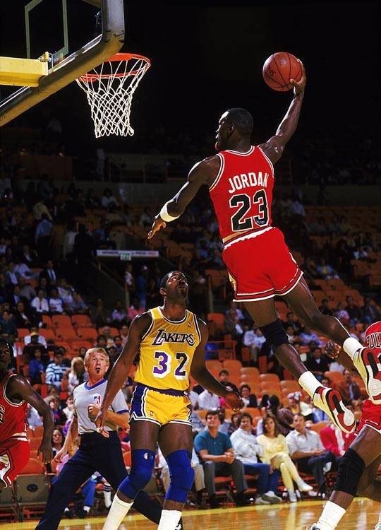 原创美媒晒出八项技能第一人,乔丹独霸三项,魔术师不是最好的组织者