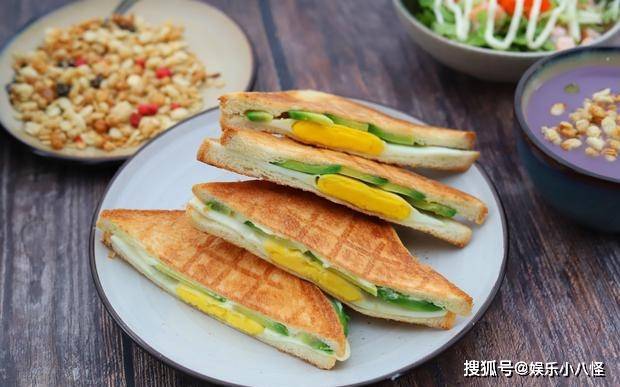 主动|孩子吃早餐从来不用我催，到点准时坐过来，一桌子主动全吃光