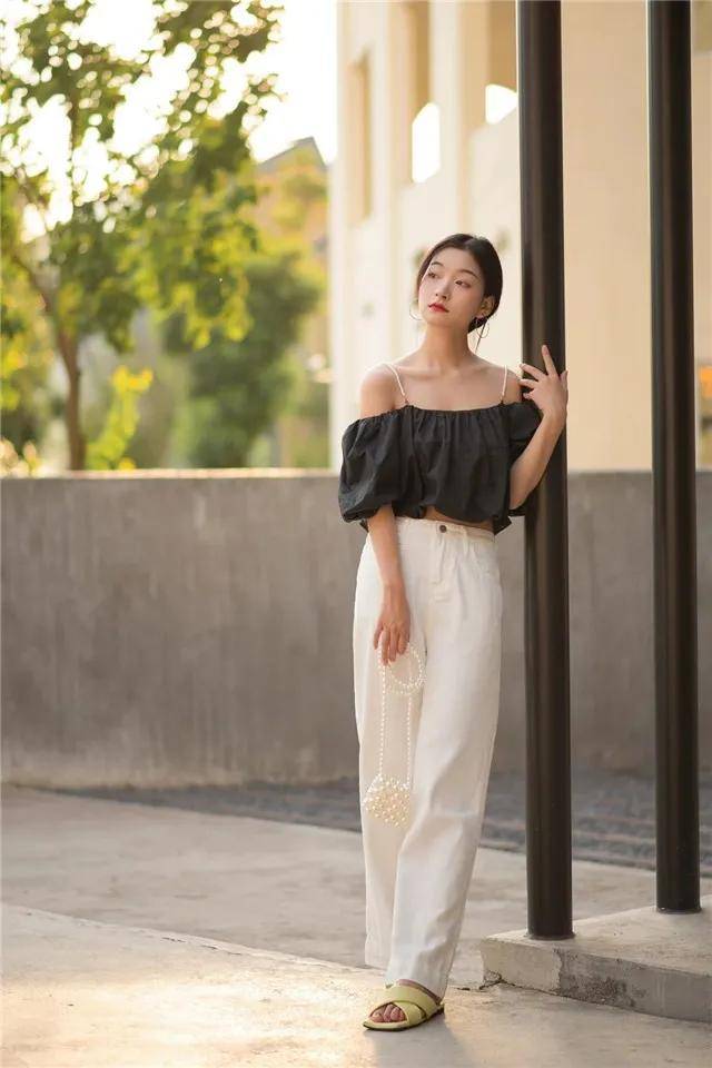 女孩子|不足165cm的女人不必踩高跟，穿平底鞋谨记这3点，显瘦显高