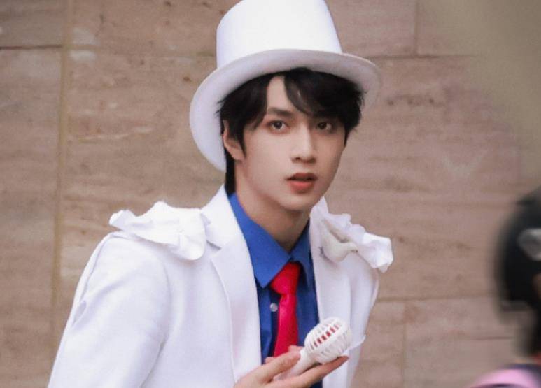 《萌探》全员玩cos,宋亚轩王子造型贵气十足,看到刘耀文我爱了