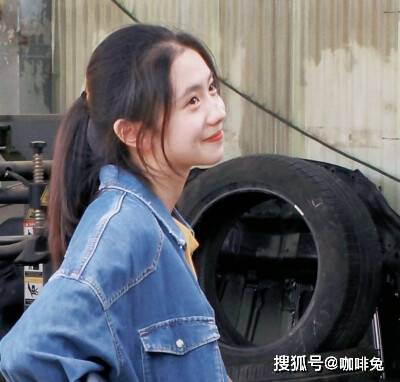 香芋|“谋女郎”刘浩存的时尚品味真不错，未来可期，颜值艳压章子怡