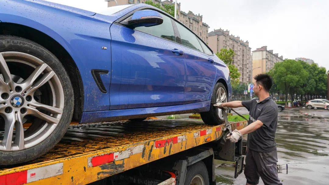 全国所有宝马车主请注意,记住这个电话号码!_救援