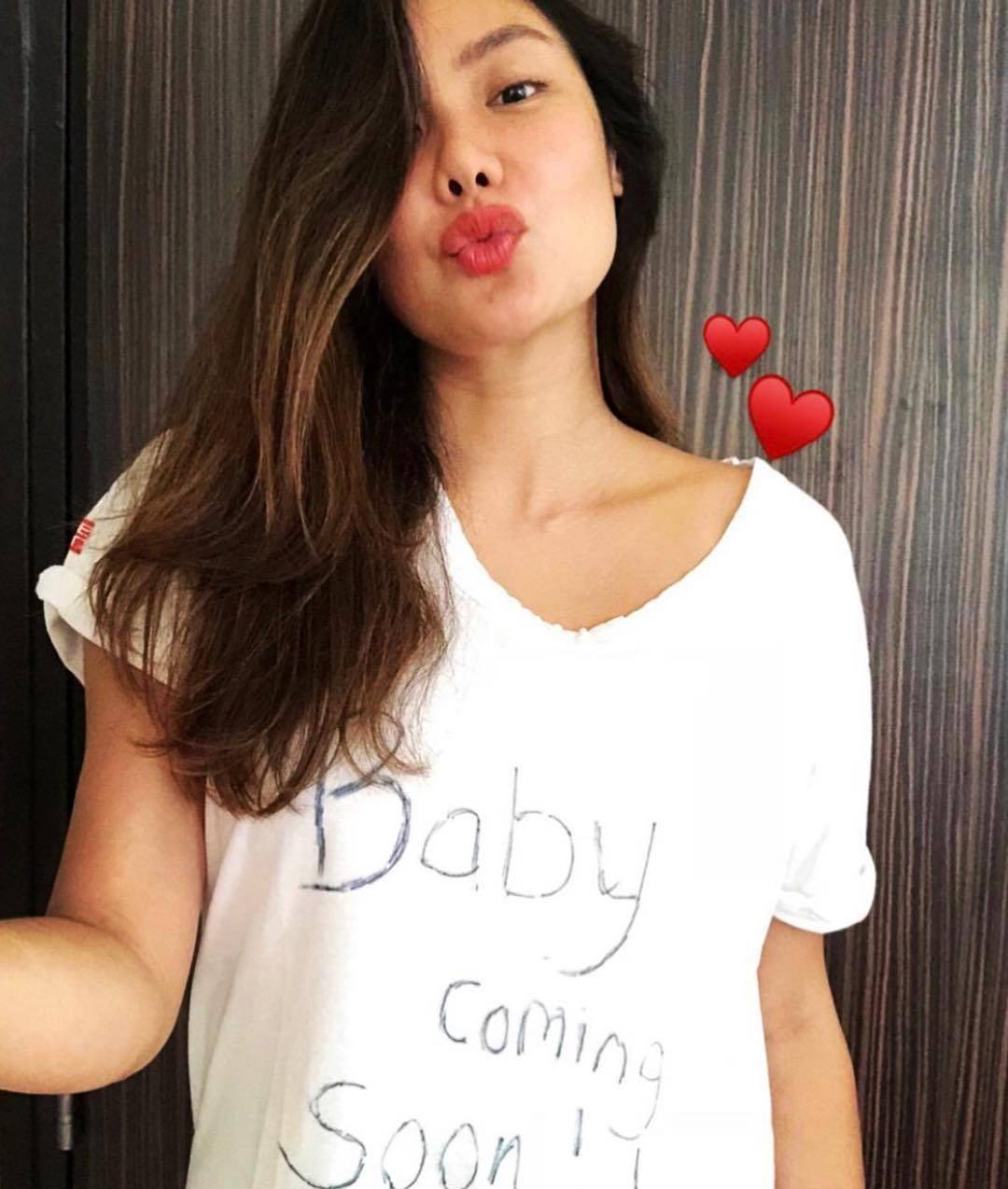 乐基儿怀孕5个月公开秀恩爱,丈夫手臂粗壮紧紧抱住她!_lan