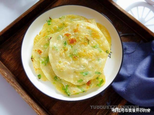 能量|快手葱油饼，外酥里软，15分钟完成，能量足又抗饿，太香！