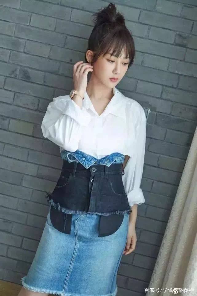黑色|裙子里穿什么？现在这么穿才时髦！