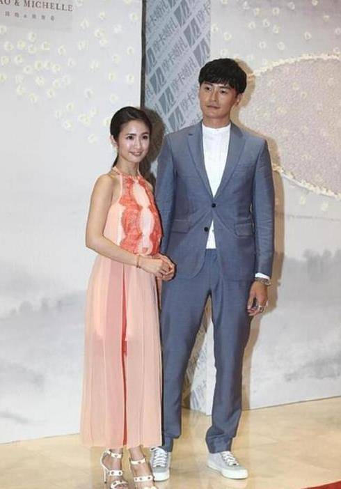 设计|“恶作剧之吻”男女主同台,林依晨一袭长裙可爱模样依旧不减