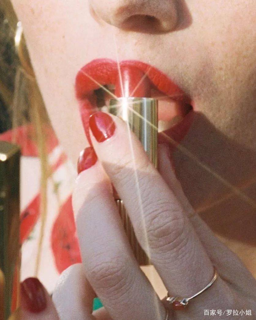 女孩子|为什么99%的女生，都没办法好好驾驭法式复古裙？