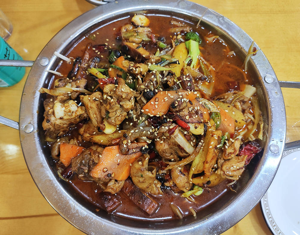 肥肠配什么炖着好吃 dc90087676114cabb5511c15a33bd2f8.jpeg