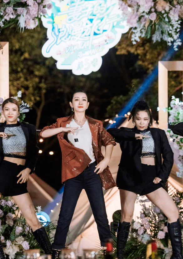 林峯|张馨月穿婚纱表白林峯，林峯承诺两年内办婚礼，吴宣仪被迫当花童