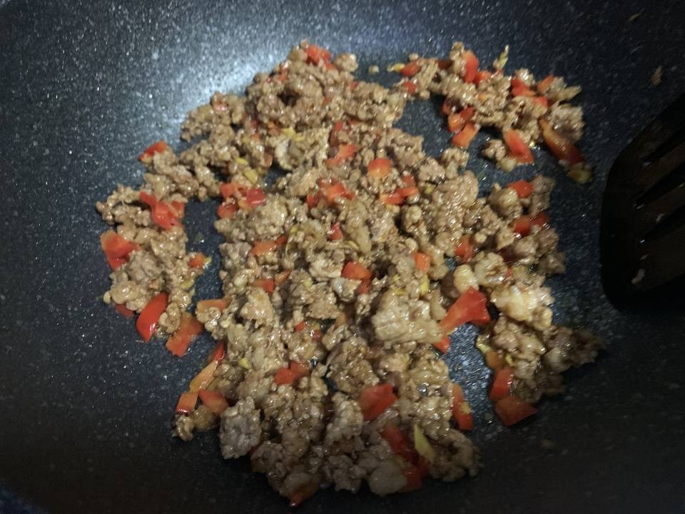 加入适量|晒晒早餐，10分钟就端上桌，做法简单，味道却特别赞，老少都爱吃