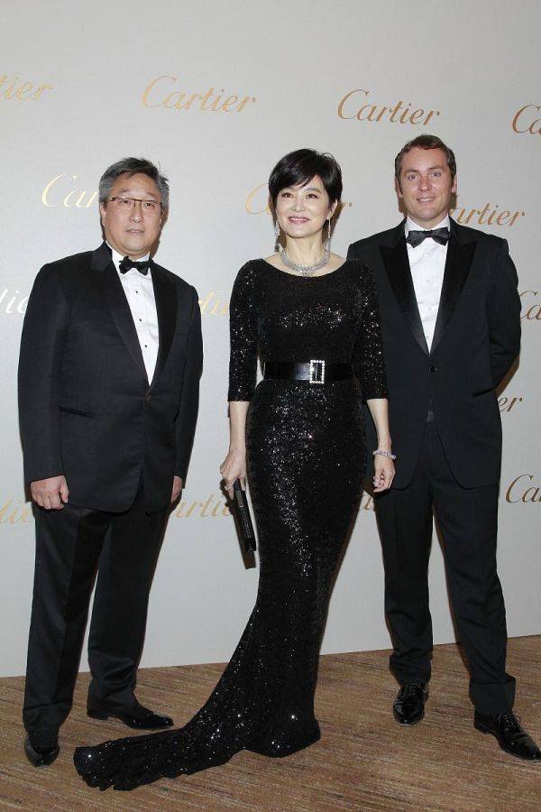 林青霞|林青霞不愧是“第一美女”，66岁穿修身连衣裙不见赘肉，太惊艳