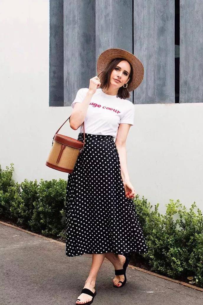 设计|你还在为胯宽、腰粗、腿短而忧虑？看这里，这件单品通通帮你解决！