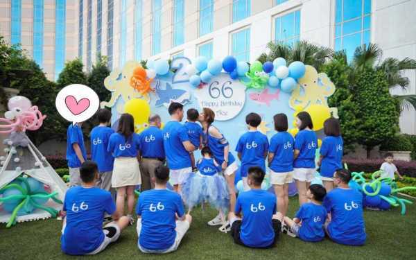 视觉|安以轩一家为大儿子庆生，穿露肩T恤配麻花辫像“少女”，太美了