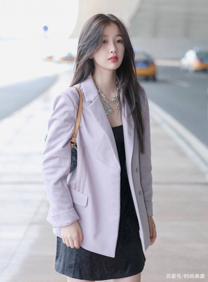 上海|虞书欣的夏日清爽装火了,打底裙配藕紫色西服,一股纯美扑面而来