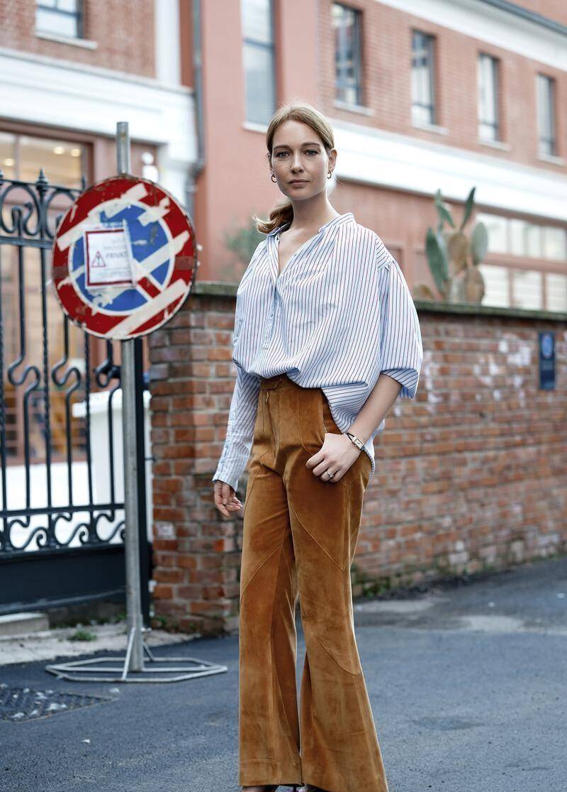 身材|条纹衬衫的清爽谁知道?胖瘦的妹子都能穿,选对款式老时髦了