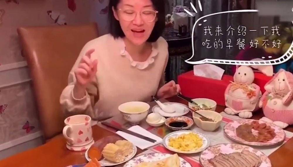 女神|52岁许晴活成25岁，分享4个冻龄秘诀，网友：第4条最重要