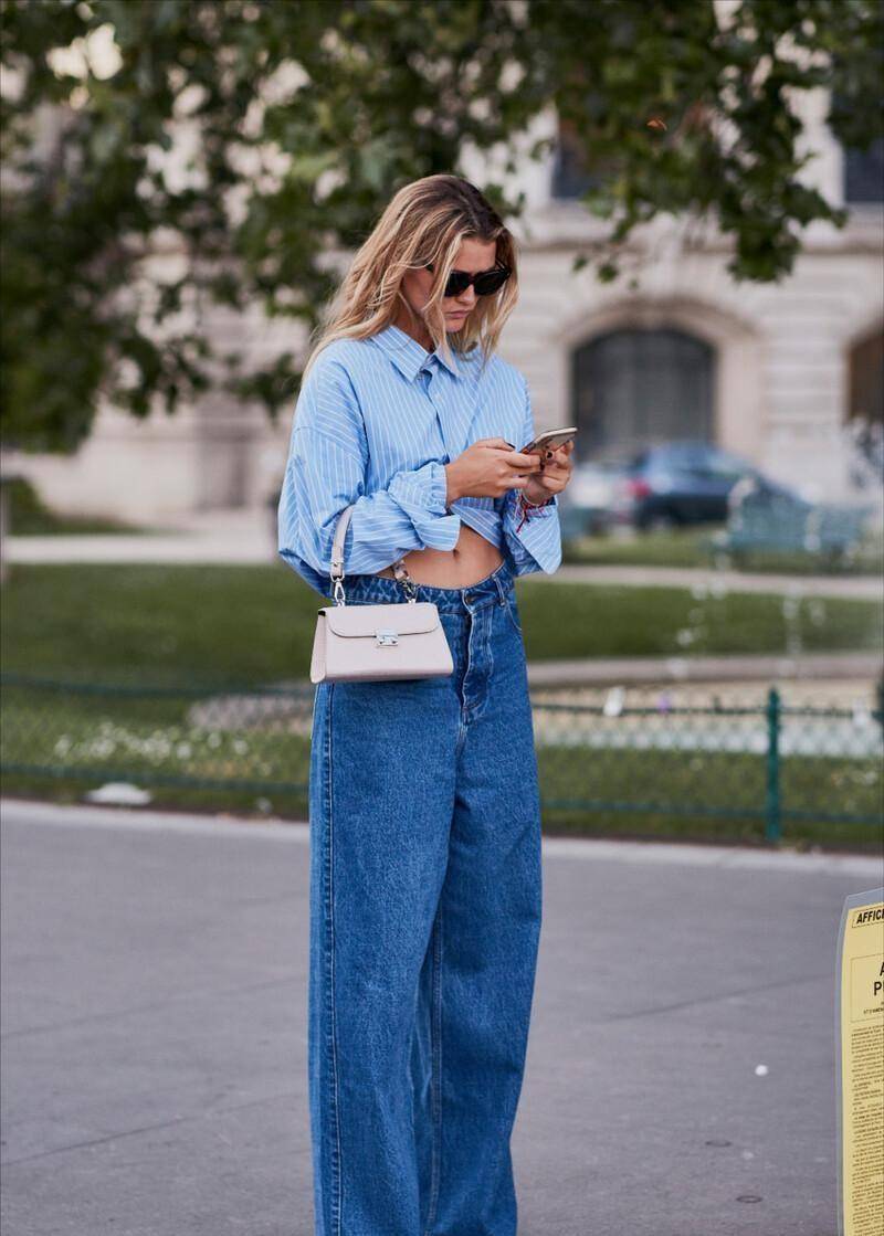 身材|条纹衬衫的清爽谁知道？胖瘦的妹子都能穿，选对款式老时髦了