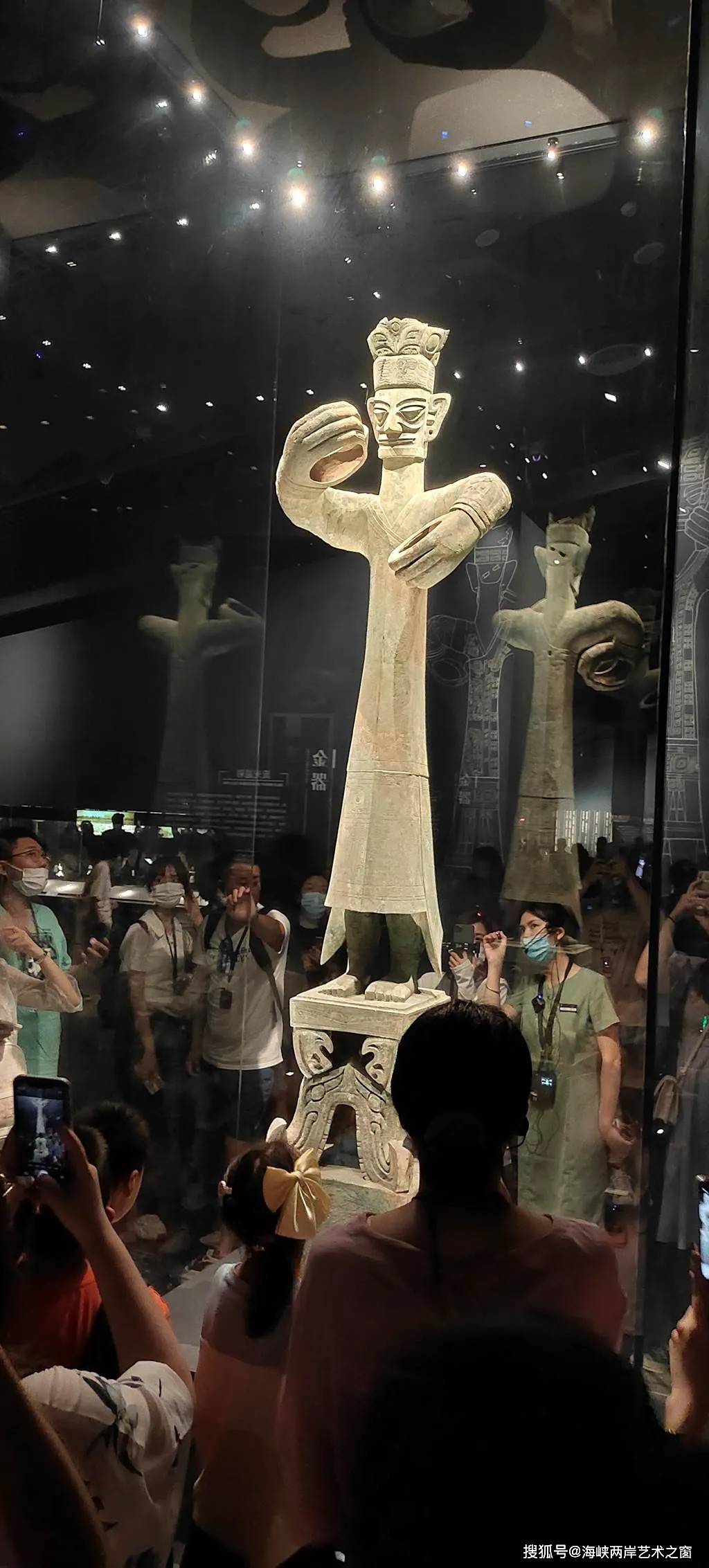 2021海峡两岸记者川渝行 花重锦官城 古蜀现文明_三星堆博物馆