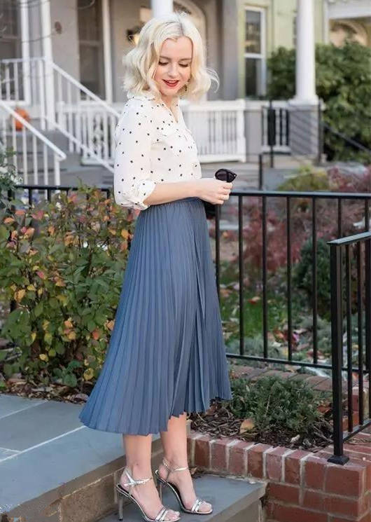 黑色|衬衫只能配牛仔裤?跟着杨颖搭百褶裙,引领流行新风潮