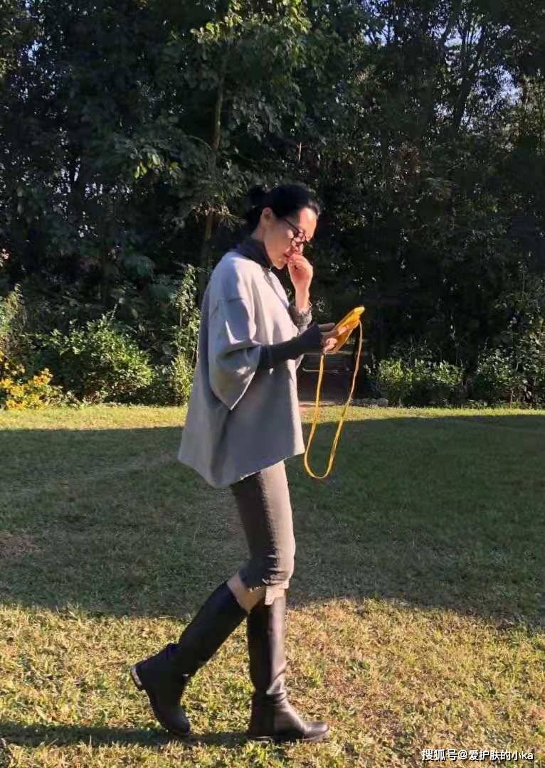 身材|许晴52岁了还和小姑娘似的，穿连体裤好少女，保养能力让人折服