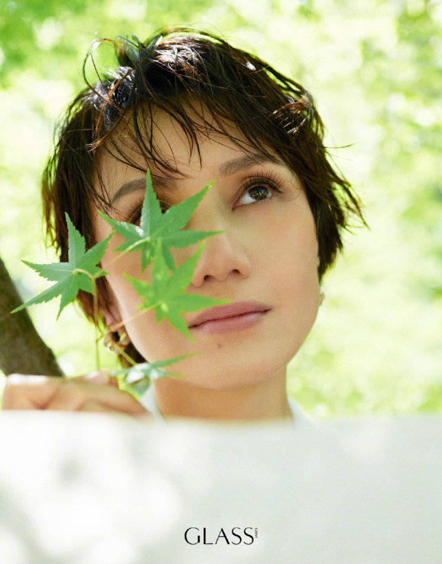 Polo|44岁袁泉营业啦！穿黑薄纱裙好有大家闺秀范，新片演技爆棚实力赞