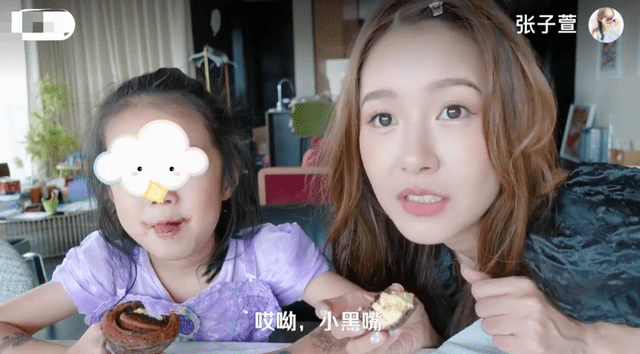 服装|陈赫娇妻张子萱现身上海，稚嫩模样似少女，一家四口互动超温馨